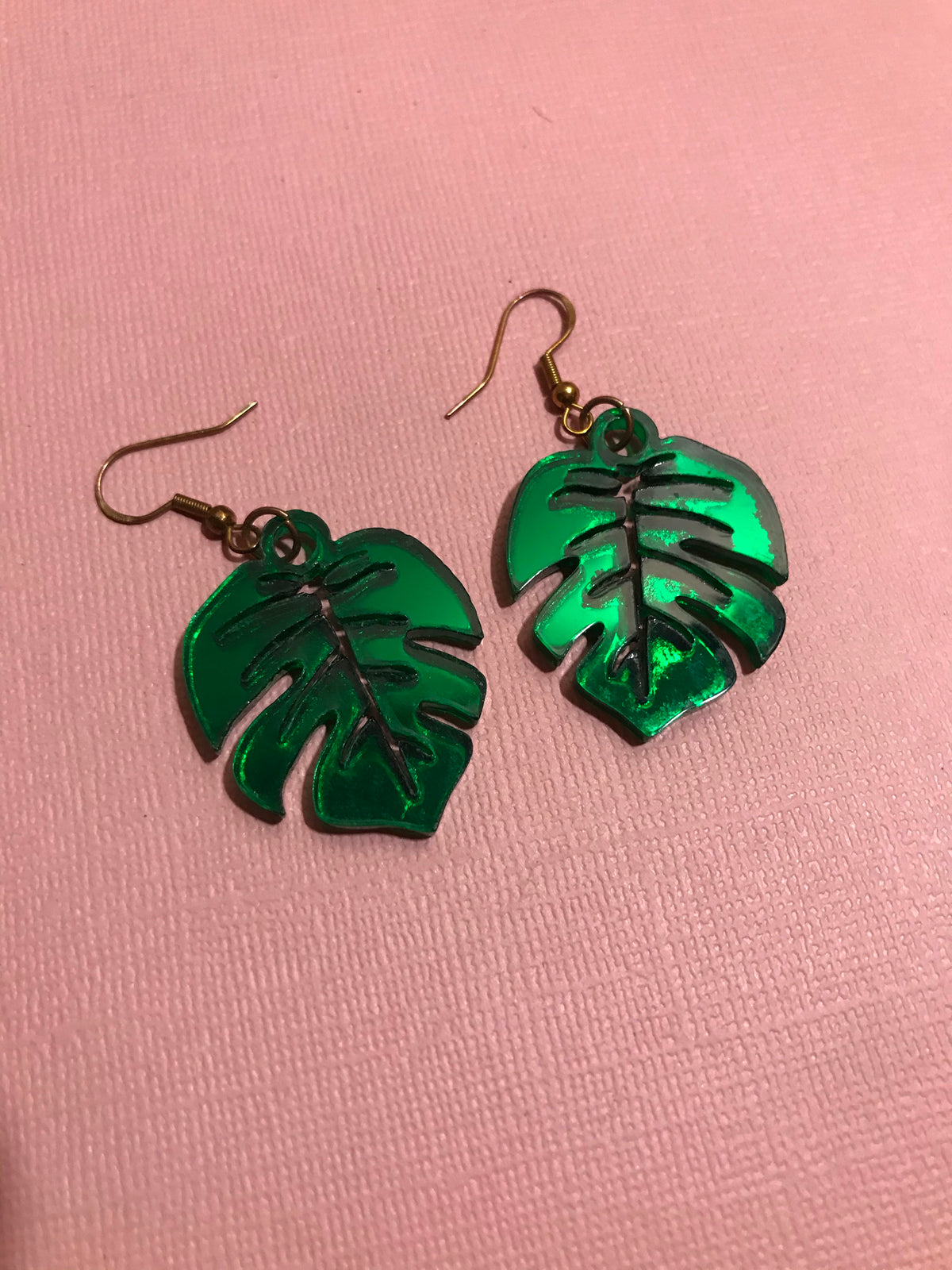 Monstera leaf earrings